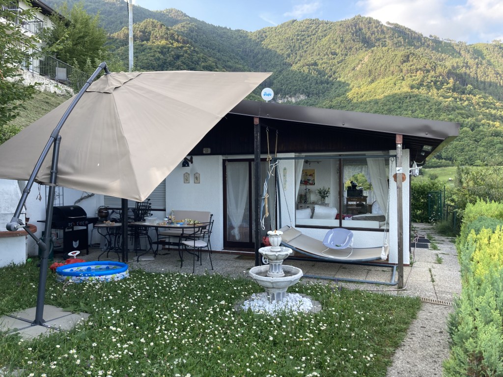 Dramatisches Wolkenspiel über dem Gardasee von Tignale aus gesehen