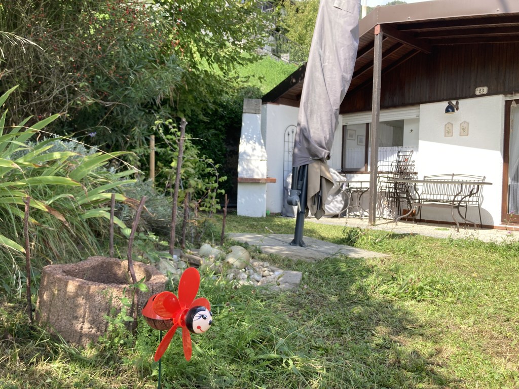 Terrasse im Südgarten der Casa del Lampone